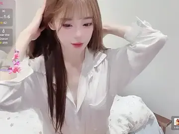 Yuuuuuly  live sex cam