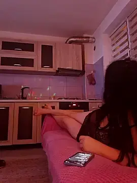 Ellamoraless  live sex cam