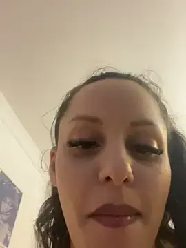 Chiara0102  live sex cam