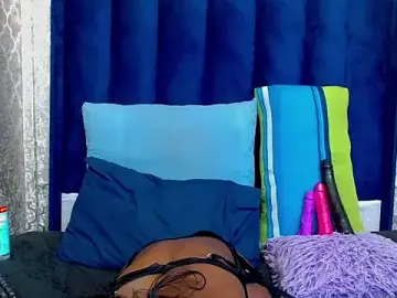 DarkQueen25x  live sex cam