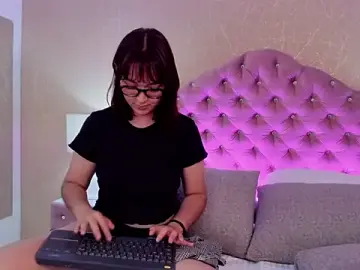 LilithBluum  live sex cam