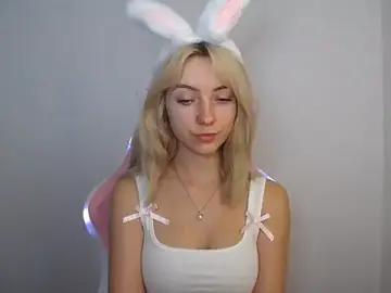 LuciaYoung  live sex cam
