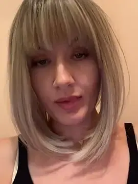 LunaFoxs  live sex cam