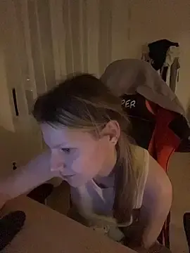MaryHiggins  live sex cam