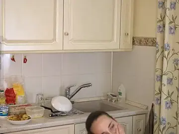 RavenTonic  live sex cam