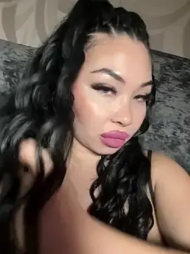 LaaadyDaaamn  live sex cam