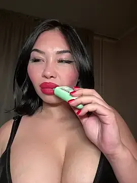 LaaadyDaaamn  live sex cam