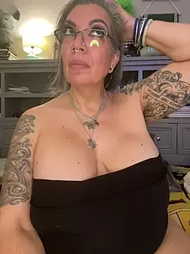 Dieseldame1313  live sex cam