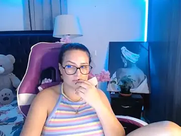 Esmeraldaa230  live sex cam