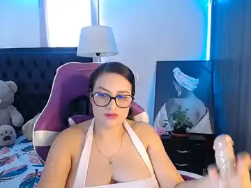 Esmeraldaa230  live sex cam