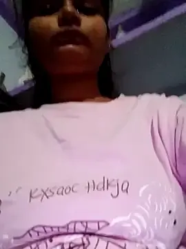 Naughty-nishaa  live sex cam