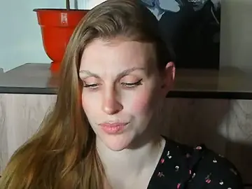 JuliaMuuun  live sex cam