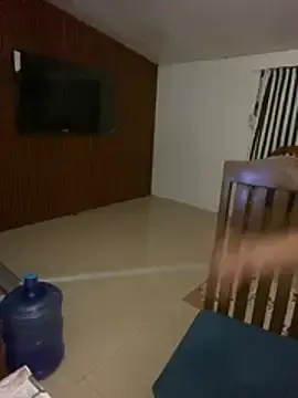 Kreezybabe  live sex cam