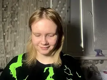 KrystenHoye  live sex cam