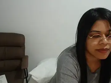Lara-win  live sex cam