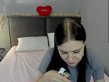 SkinyJoys  live sex cam