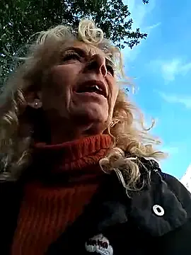 Clarabell4  live sex cam