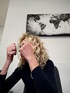 Clarabell4  live sex cam