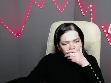 LauraFinn  live sex cam