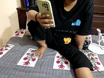 Red_Wine3344  live sex cam
