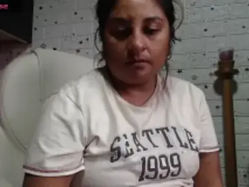 Dayanara_kamal  live sex cam