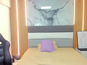 LEYNABRAUN  live sex cam