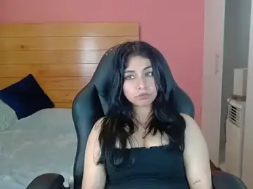 Emi_kiss_  live sex cam