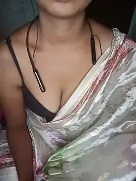 Paalnila04  live sex cam