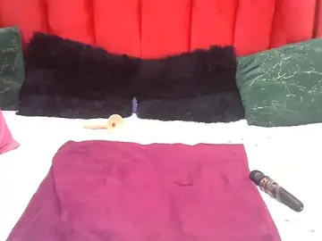 Sexy-petitexx  live sex cam