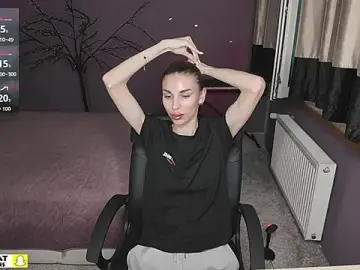 EmmyGreans  live sex cam