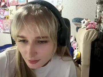 KarieBarlip  live sex cam