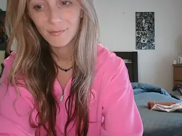 Heyitsmee33  live sex cam