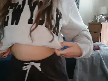 Heyitsmee33  live sex cam