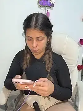 Iambellarose  live sex cam