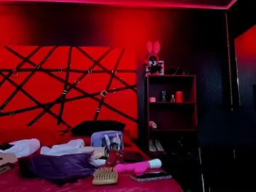 ScarletWais  live sex cam