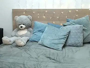 SophieyMoon  live sex cam