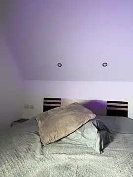 AlyraMoon  live sex cam