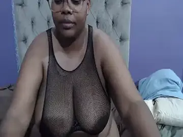 GiantCurvey  live sex cam
