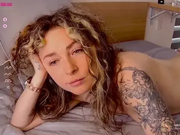 IttyKitty  live sex cam