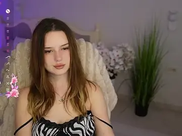 Milana_Moons  live sex cam