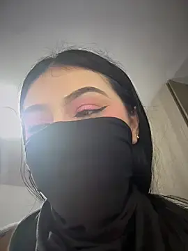 Zharaaa18  live sex cam