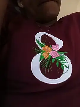 Ebonykirah  live sex cam