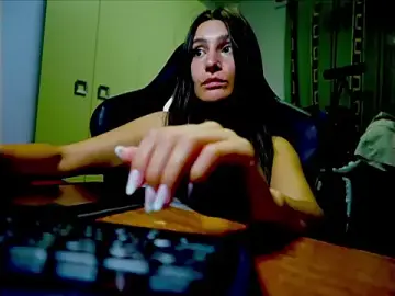 GodlyTheia  live sex cam