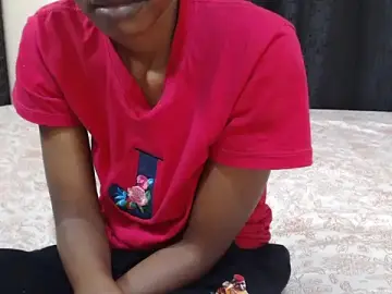 Gweneve  live sex cam