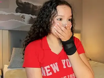 LucyLovelyy  live sex cam
