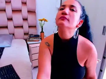 Alaskmiller1  live sex cam