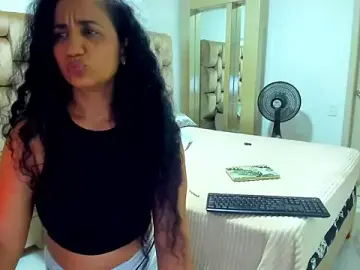 Alaskmiller1  live sex cam