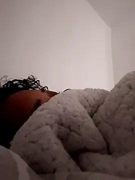 Bruna6937  live sex cam