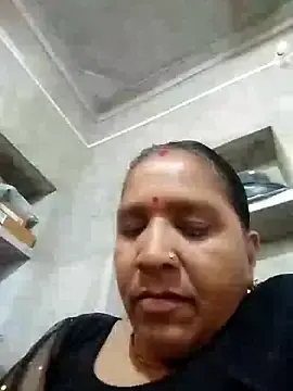 Loomaraj  live sex cam