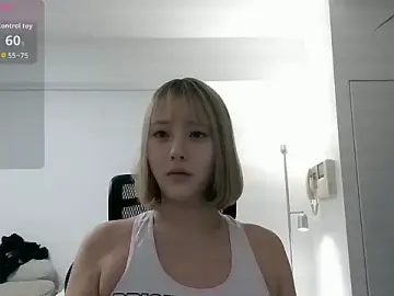 Momosuika  live sex cam